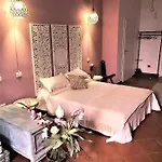 Pensión White & Gold 4*