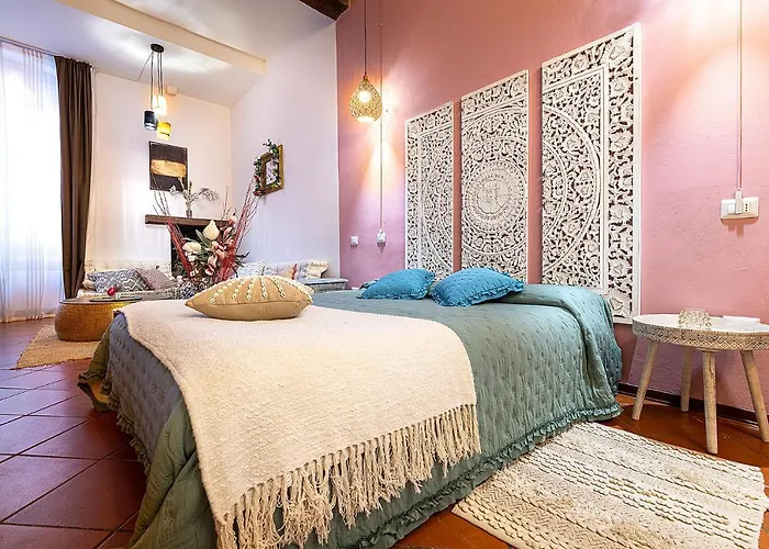 White & Gold Guest house 4*