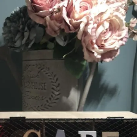 White & Gold Gæstehus 4*