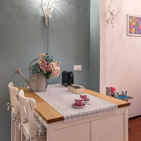 White & Gold Gæstehus Verona